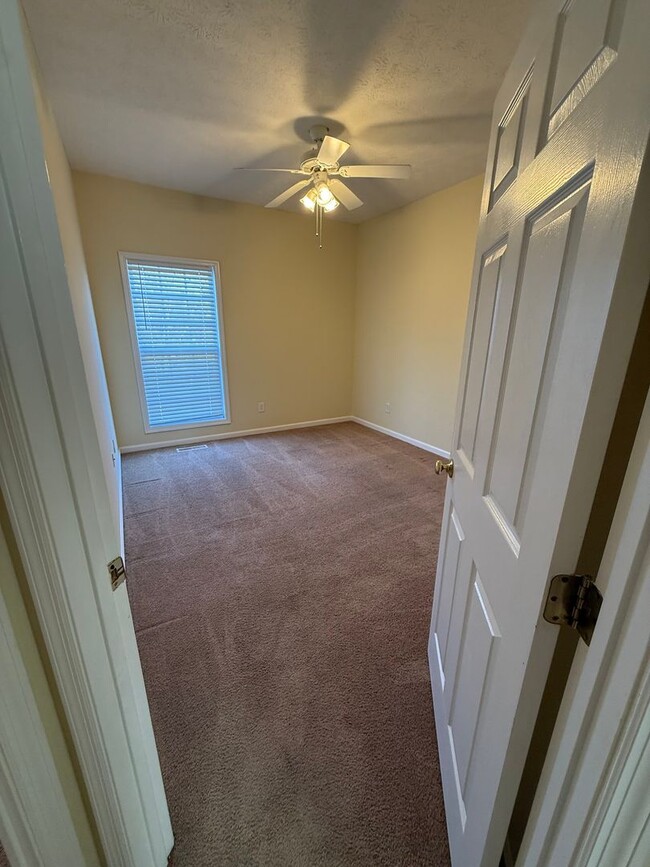 Building Photo - 1257 N Dean Rd