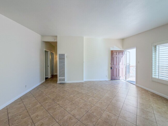 Building Photo - 1065 Belfast Ln