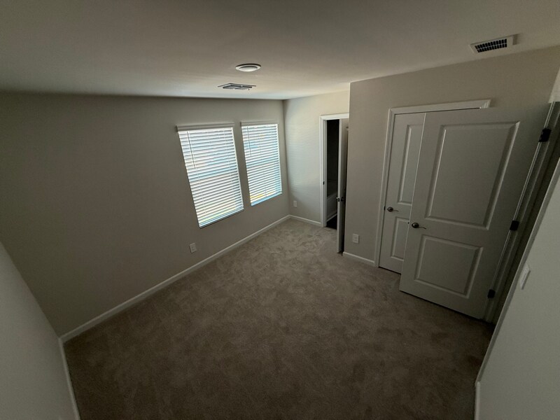 Building Photo - 1027 Winding Spg Dr