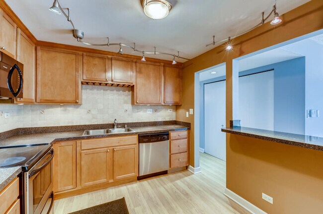 Building Photo - 475 Plum Creek Dr