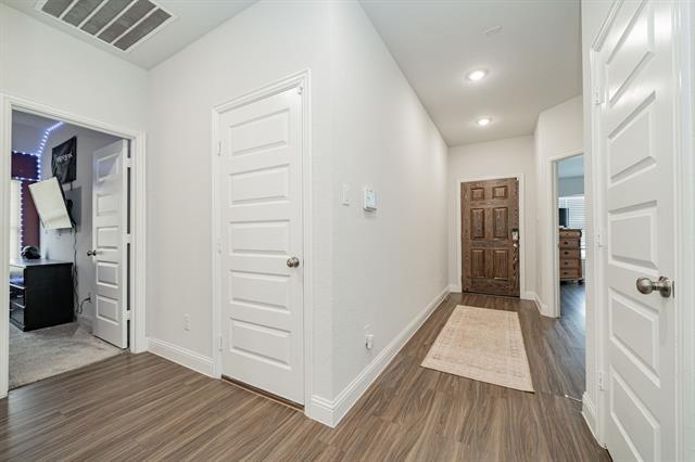 Building Photo - 305 Fire Rock Dr