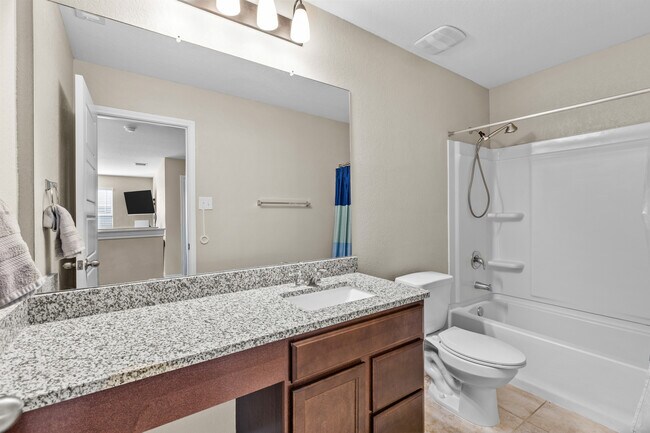 Building Photo - 1915 Overlook Knoll