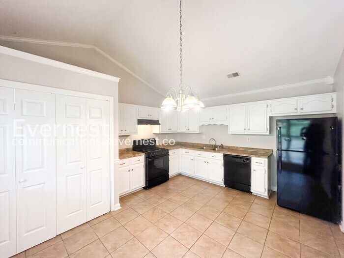 Building Photo - 10453 Kristen Dr S