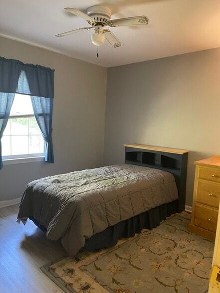 Building Photo - 103 Wintergreen Ln