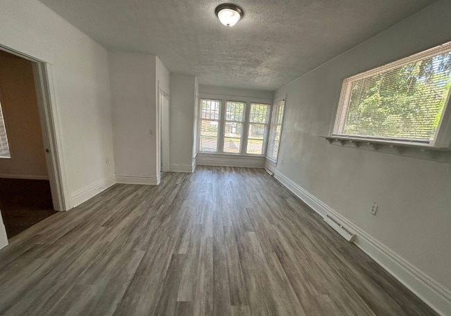 Building Photo - 312 E Mission Ave