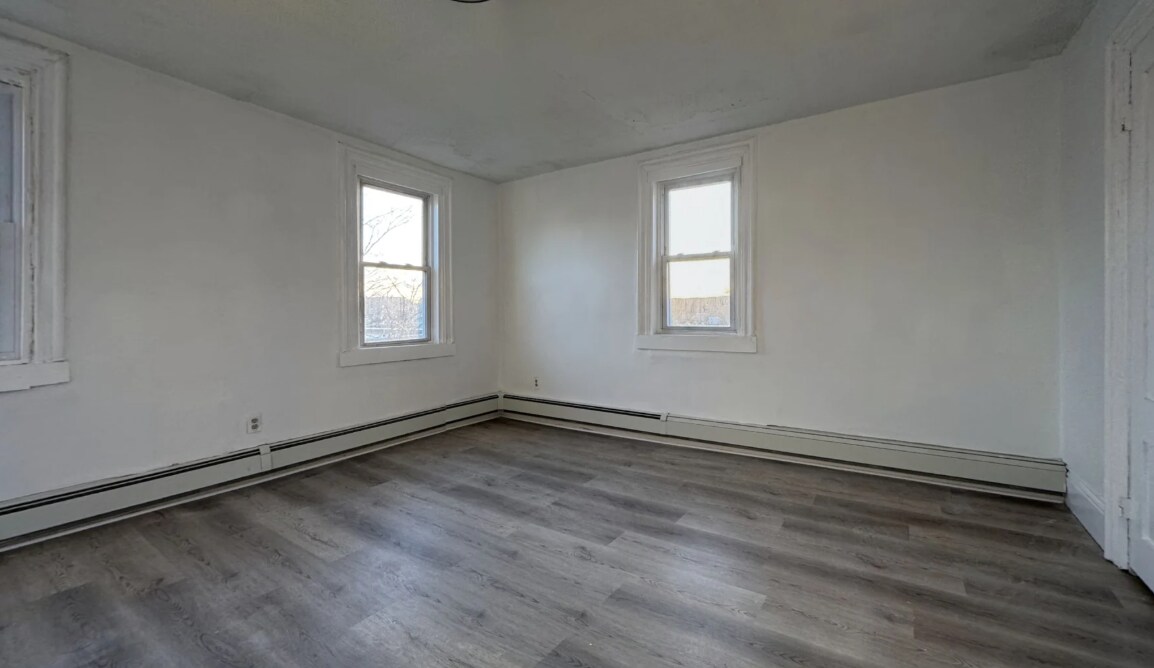 Building Photo - 84 Chatham St