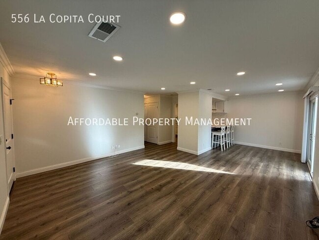 Building Photo - 556 La Copita Ct