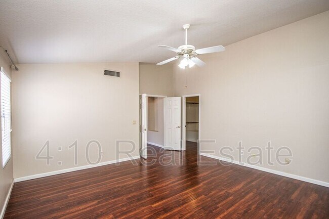 Building Photo - 16221 S 34th Way