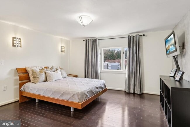 Building Photo - 5301 Goldsboro Rd