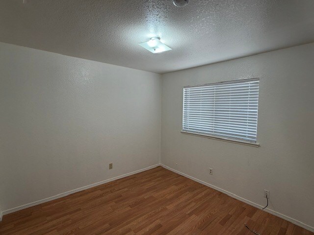 Building Photo - 804 Niles Ct