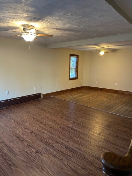 Building Photo - 529 Brook St