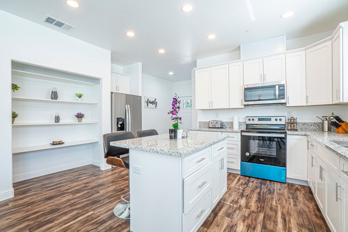 Building Photo - 324 Wisconsin Ave