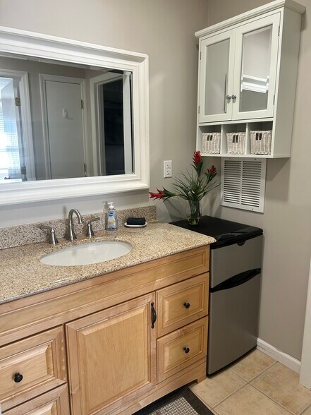 Building Photo - 415 28th Ave N