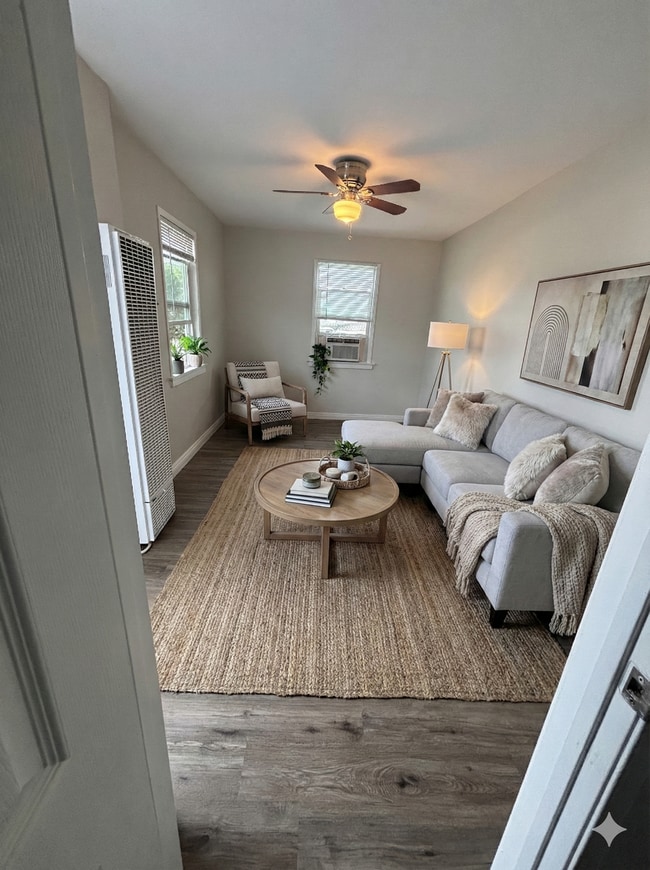 Building Photo - 365 N Phillips St