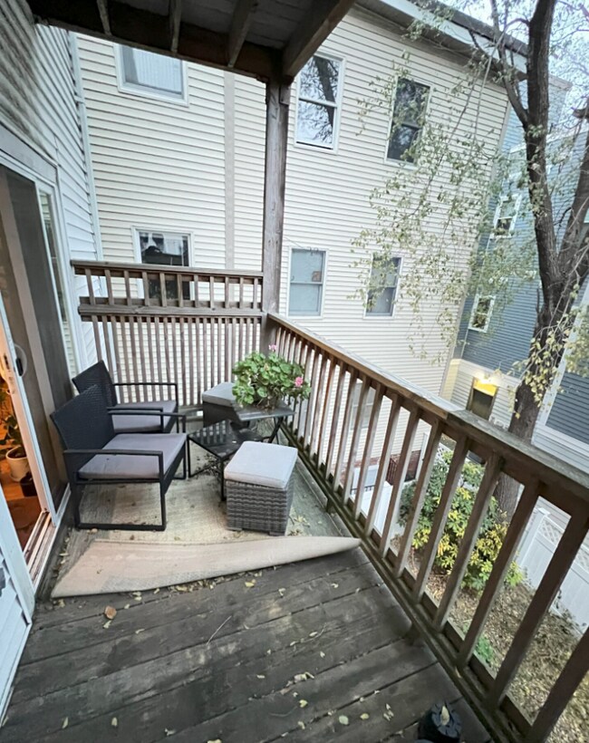 Building Photo - 609 Dorchester Ave
