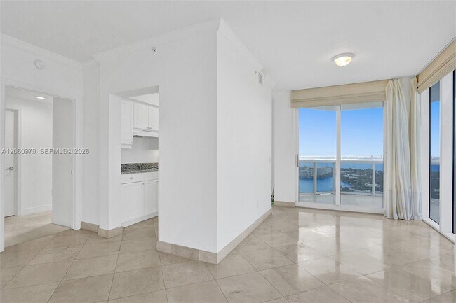 Building Photo - 4775 Collins Ave