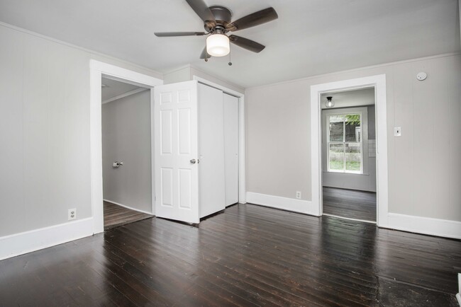 Bonus room! Can be used as bedroom/office/playroom/formal dining room - 2208 Lincoln Street