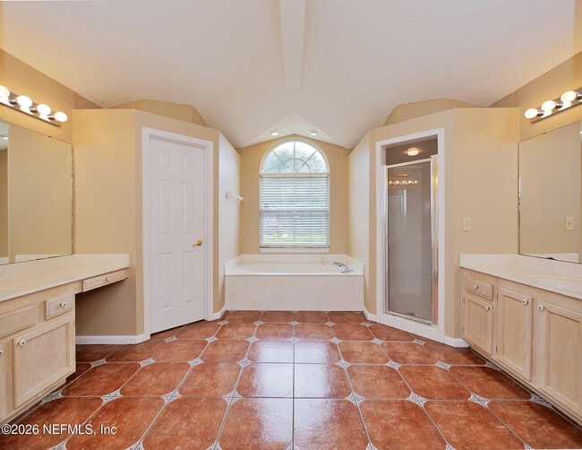 Building Photo - 12252 Lake Fern Dr