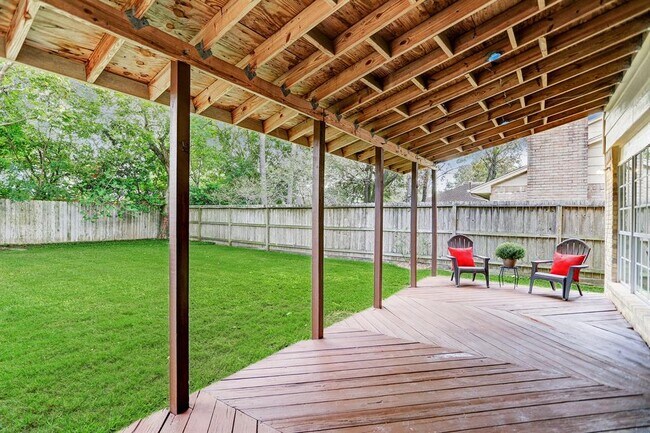 Building Photo - 108 Heathgate Dr