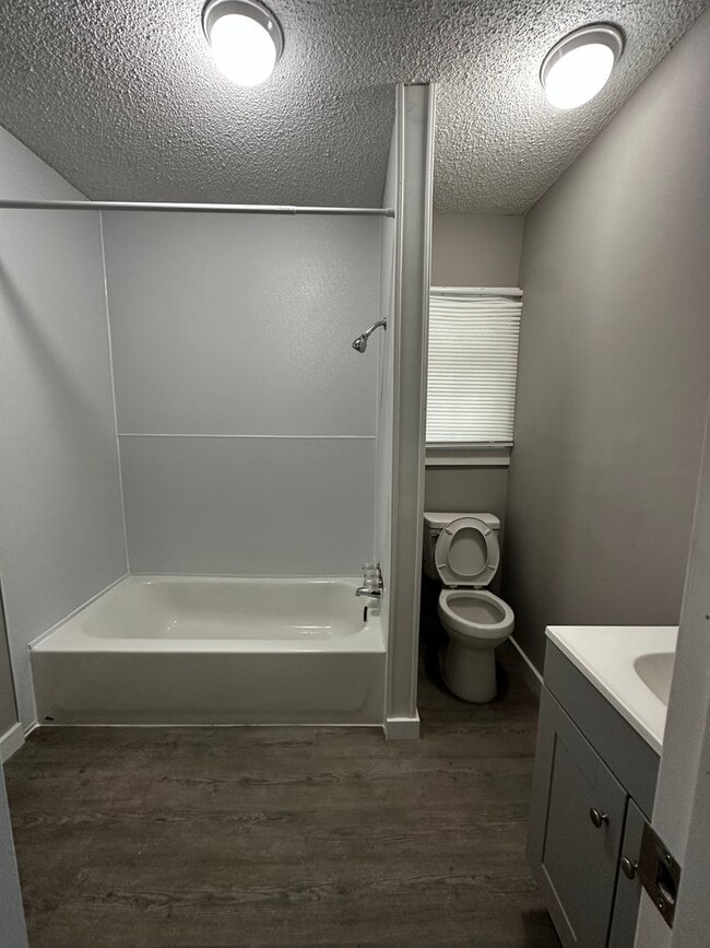 Building Photo - 213 E Main St