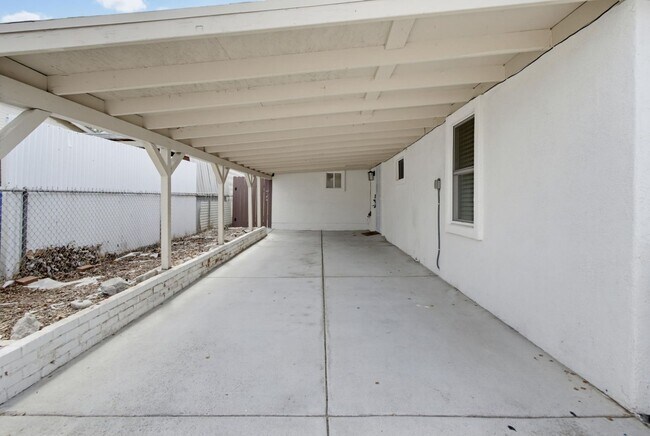 Building Photo - 2710 Chaffee St