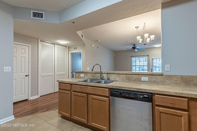 Building Photo - 2200 Marsh Hawk Ln