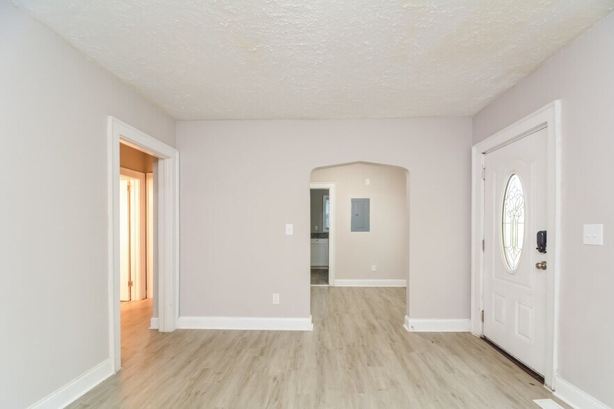 Building Photo - 112 Kensington Cir