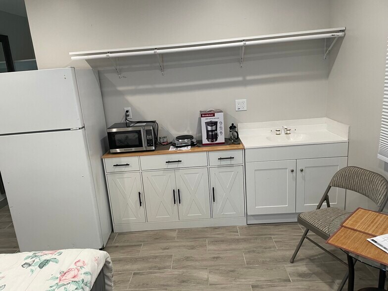 Building Photo - 18821 Erwin St