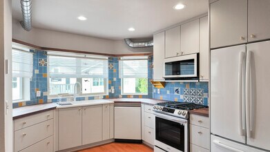 Building Photo - 11560 Stone Ave N