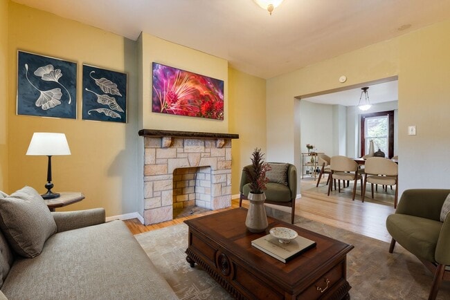 Building Photo - 405 Edgemont St