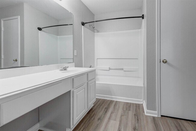 Building Photo - 9307 Grove Haven Dr