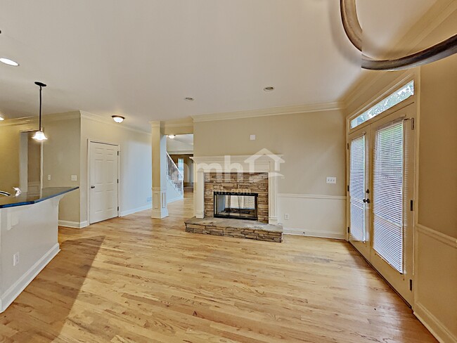 Building Photo - 714 Golden Farm Way