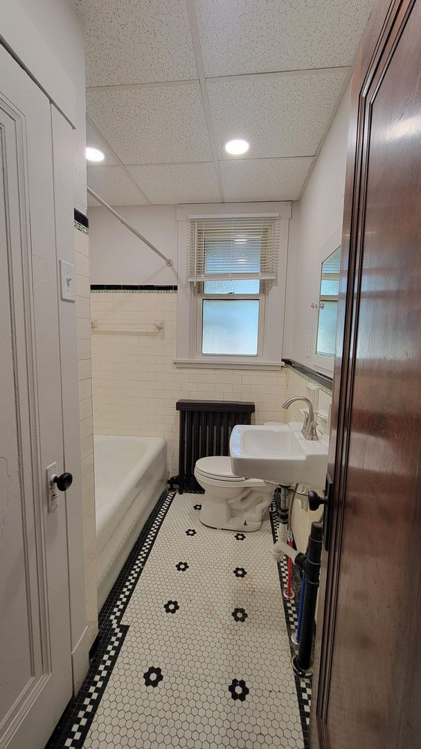 Building Photo - 226 Sunnyland Ave