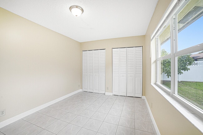 Building Photo - 3912 NW 110th Ave