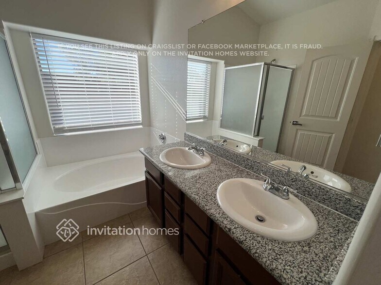 Building Photo - 34382 N Richardson Dr