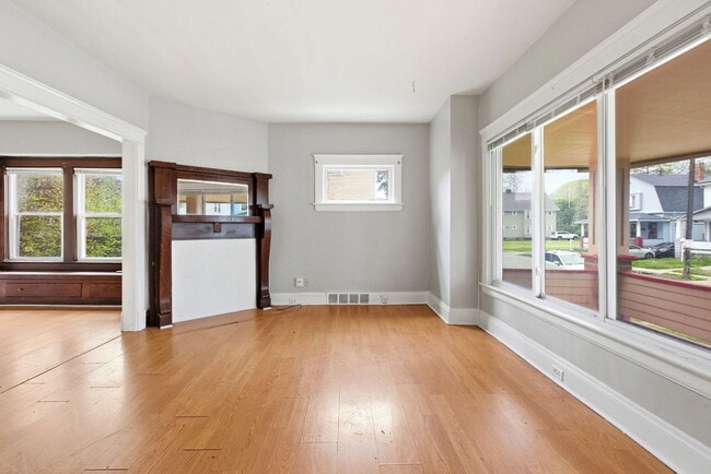 Building Photo - 479 E 126th St