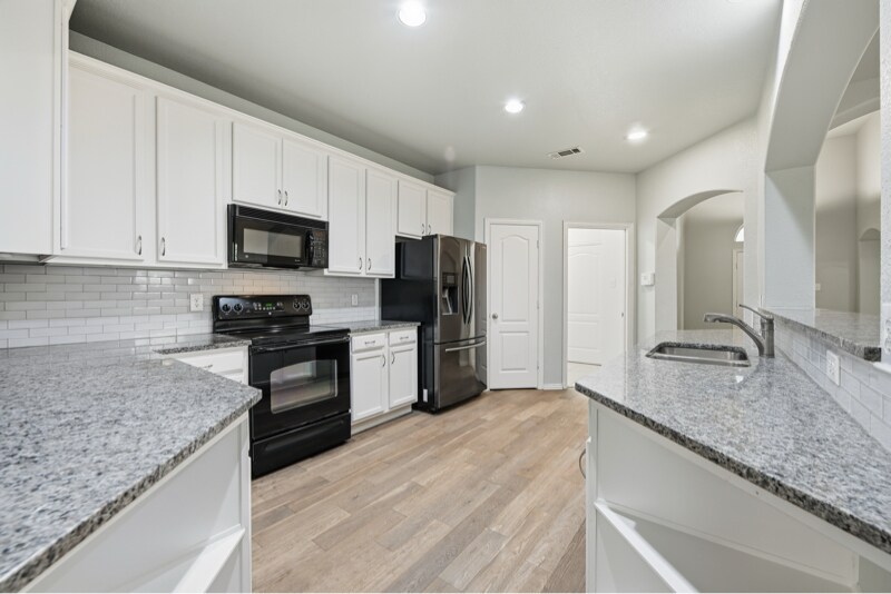Building Photo - 4405 Grassy Glen Dr