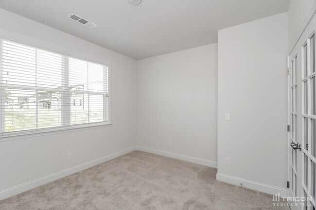 Building Photo - 25 Leyland Ct