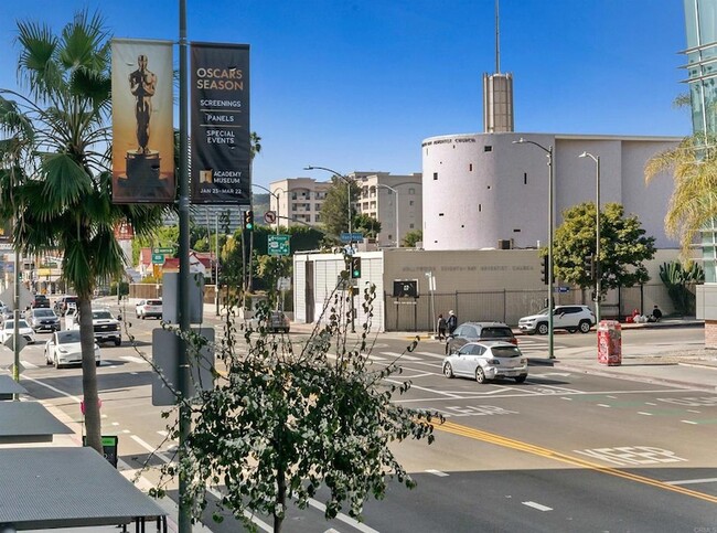 Building Photo - 5750 Hollywood Blvd