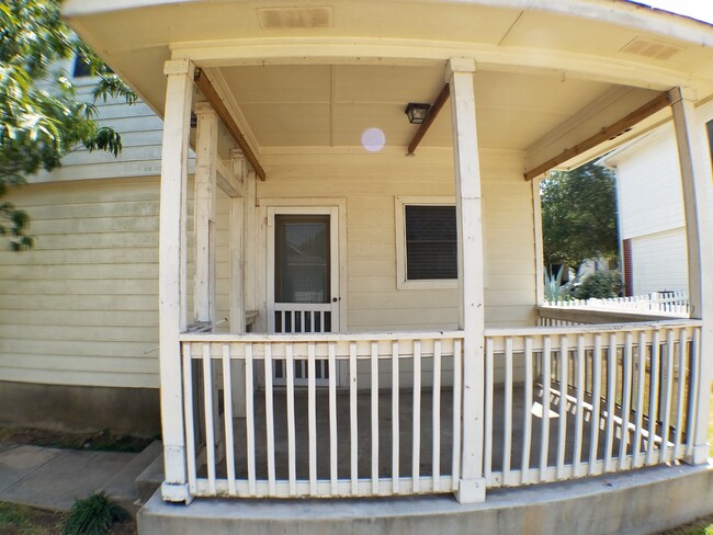 Building Photo - Plum Creek 4 bed Newly Painted