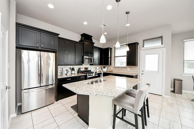 Building Photo - 2518 Terrace Point Dr