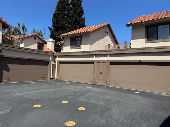Building Photo - Beautiful updated 2 Story condo in Main Chance Estates w/attached 2 car garage!