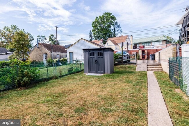 Building Photo - 143 Greenwood Ave