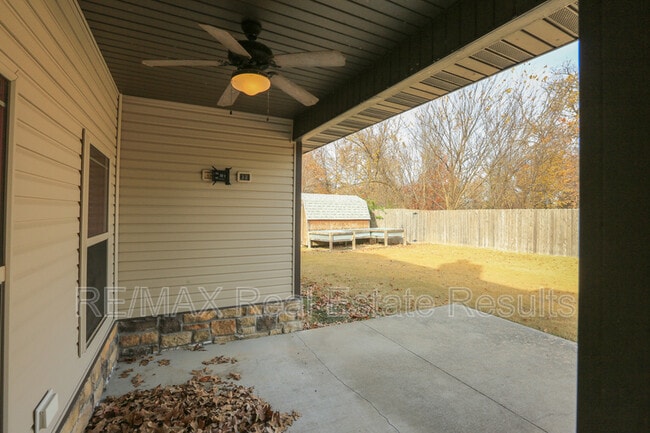 Building Photo - 1000 Peak St