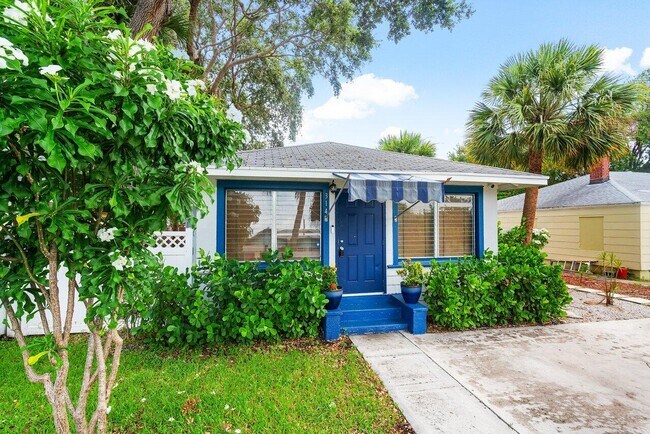 Building Photo - 314 S Palmway