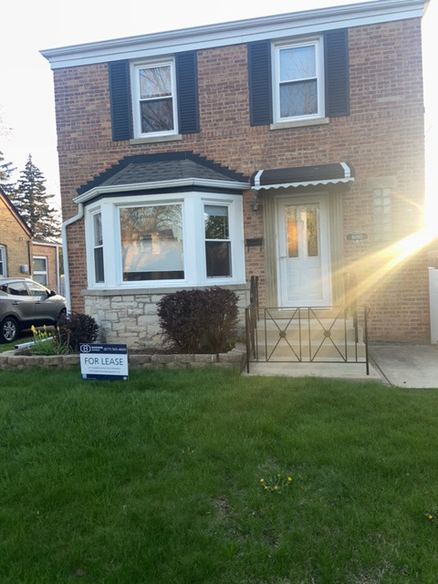 Primary Photo - NOW AVAILABLE! - 6060 N OVERHILL AVE, CHIC...