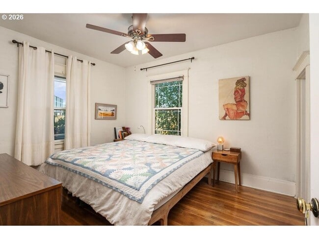 Building Photo - Classic Portland bungalow in Northeast Portland Available July 1st!