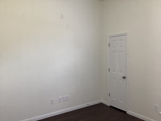 Building Photo - 3709 Breckenridge Dr