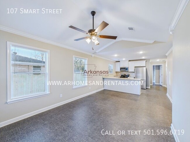 Building Photo - 107 Smart St