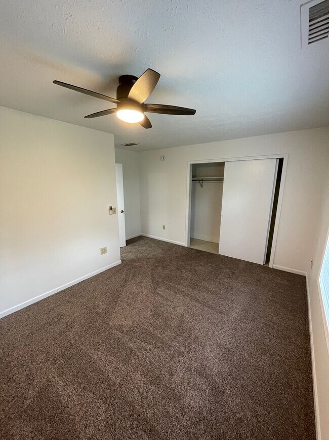 Building Photo - 3616-3618 Thornhill-STEWARDSHIP